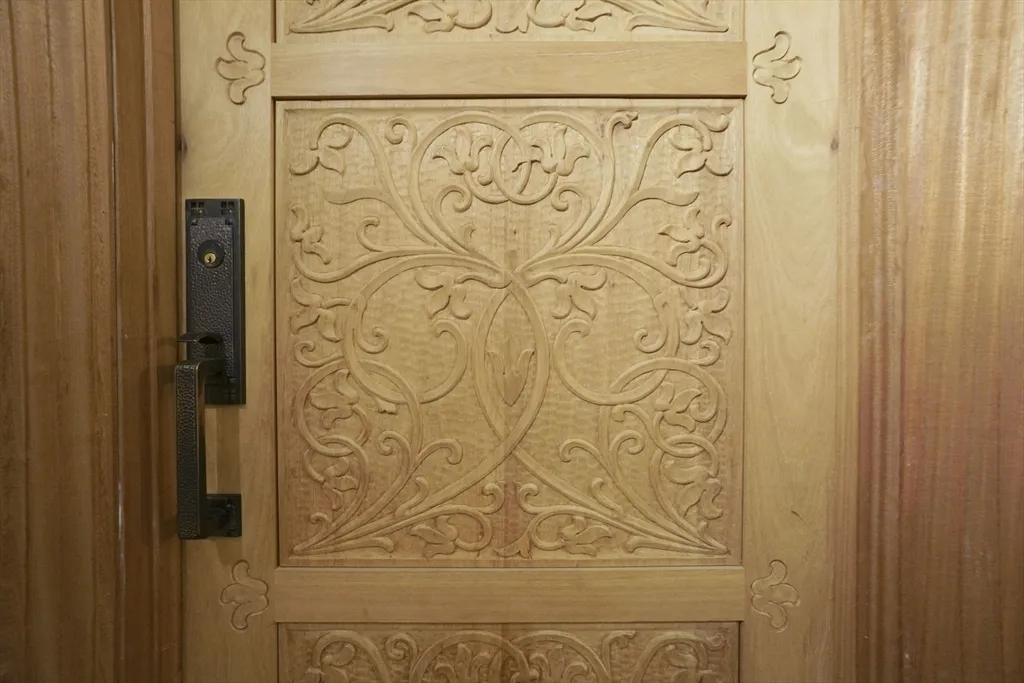 96 South St, Leather District