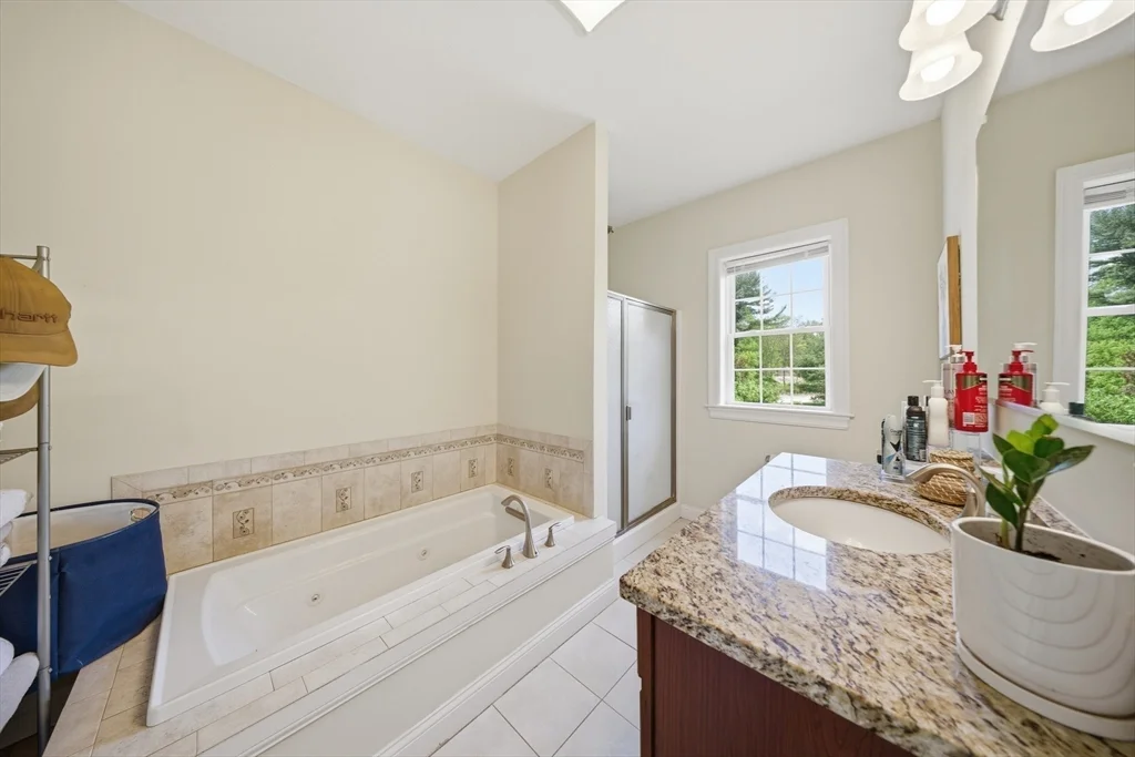 2 Williamsburg Way, Medway