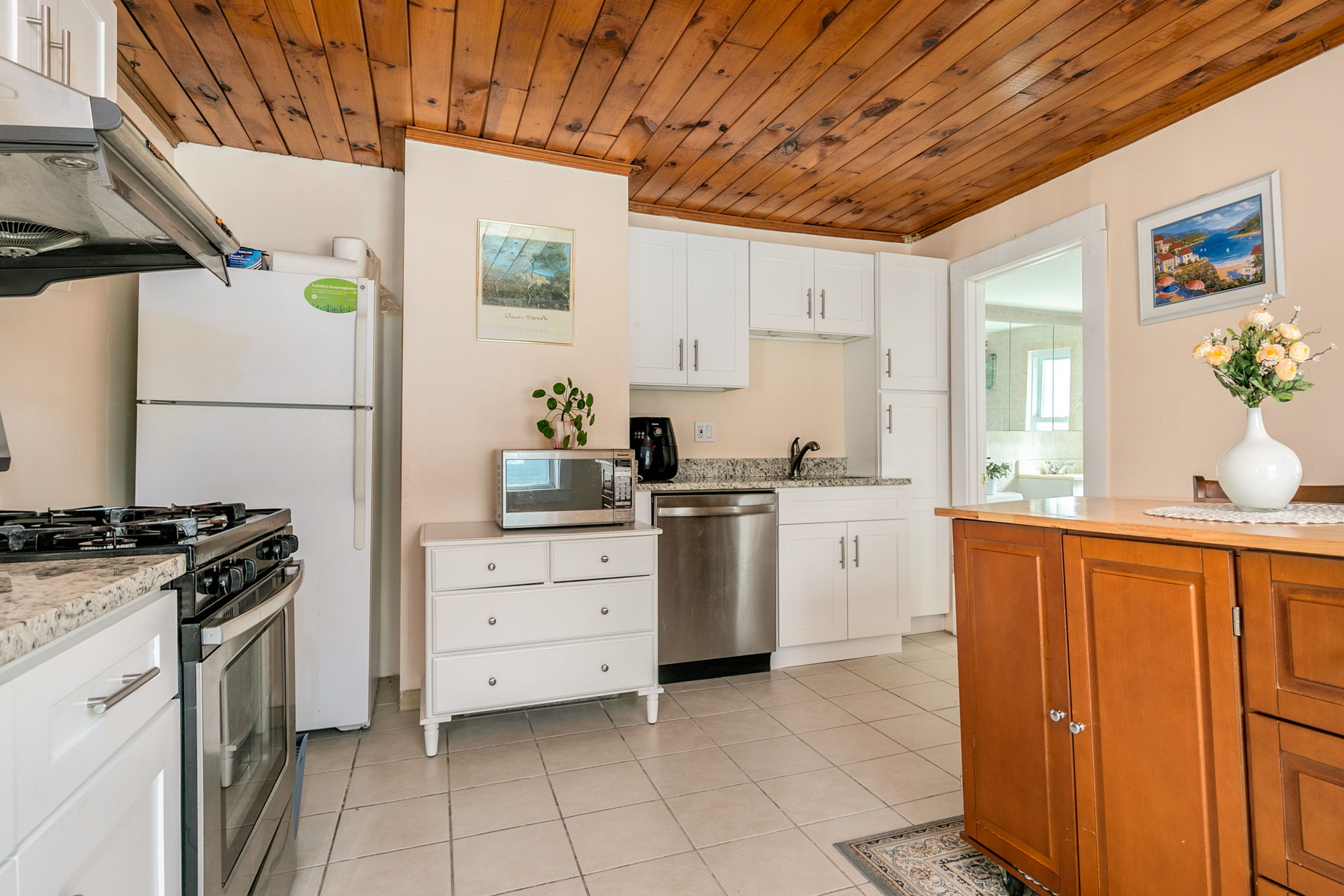 2 bed, 1 bath apartment for rent at 28 Faxon St Unit 28, Nonantum — photo 6 of 20