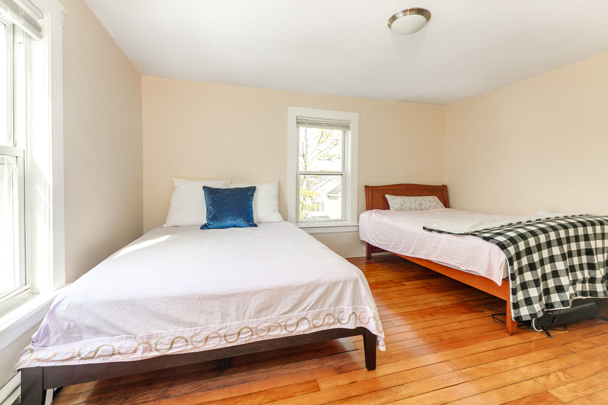 2 bed, 1 bath apartment for rent at 28 Faxon St Unit 28, Nonantum — photo 9 of 20