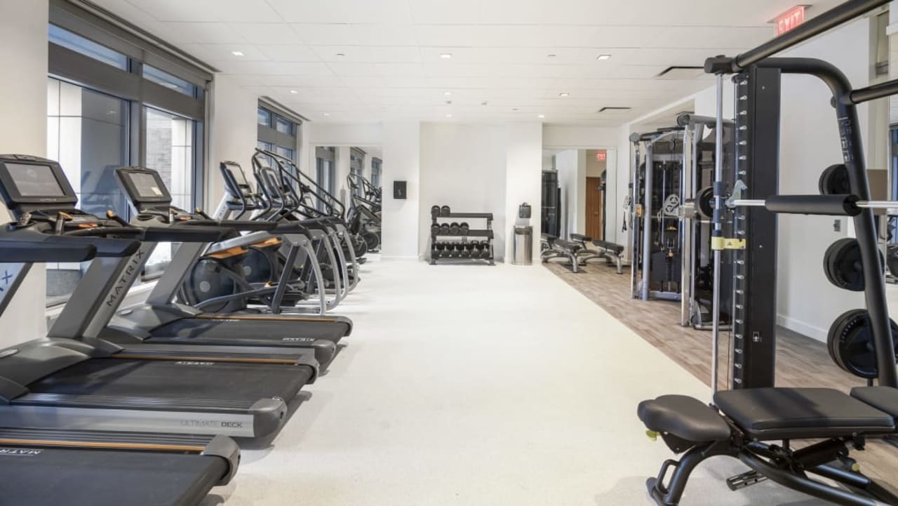 2 bed, 2 bath apartment for rent at 100 Landsdowne Unit Penthouse 2LS - 1803, Central Square — photo 4 of 9