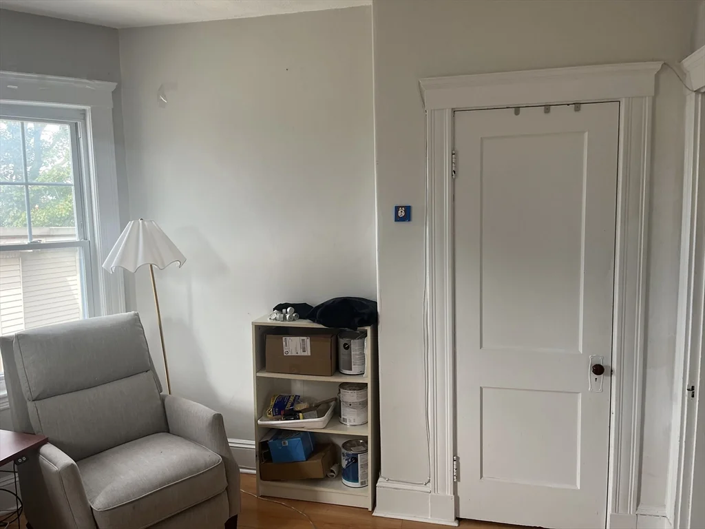 15 Parkton Rd, Jamaica Plain