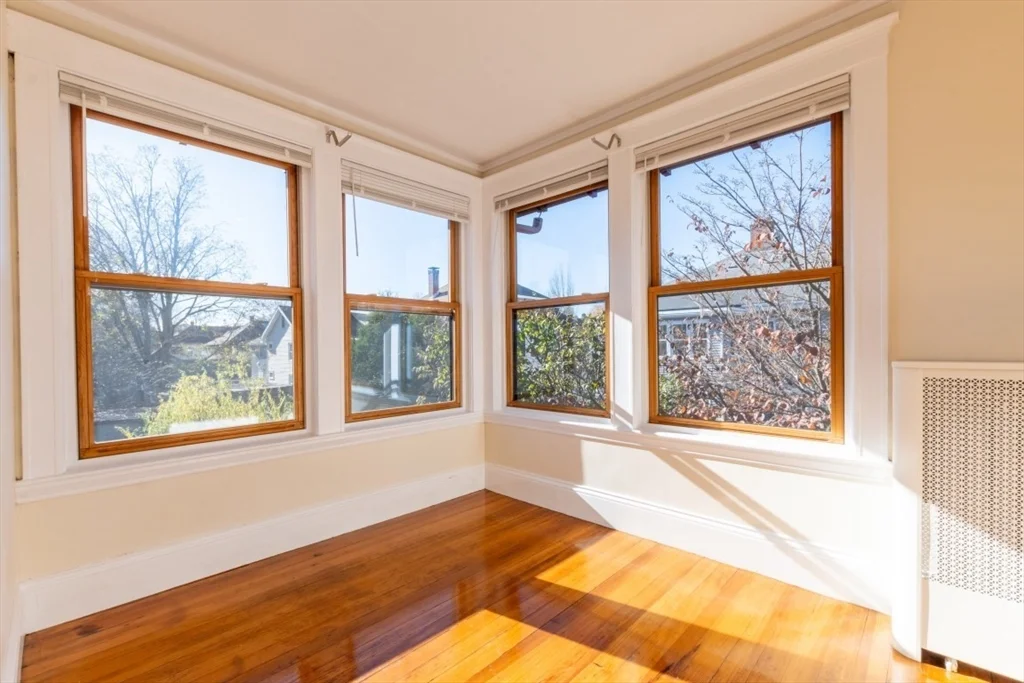 81 Cushing Ave, Belmont