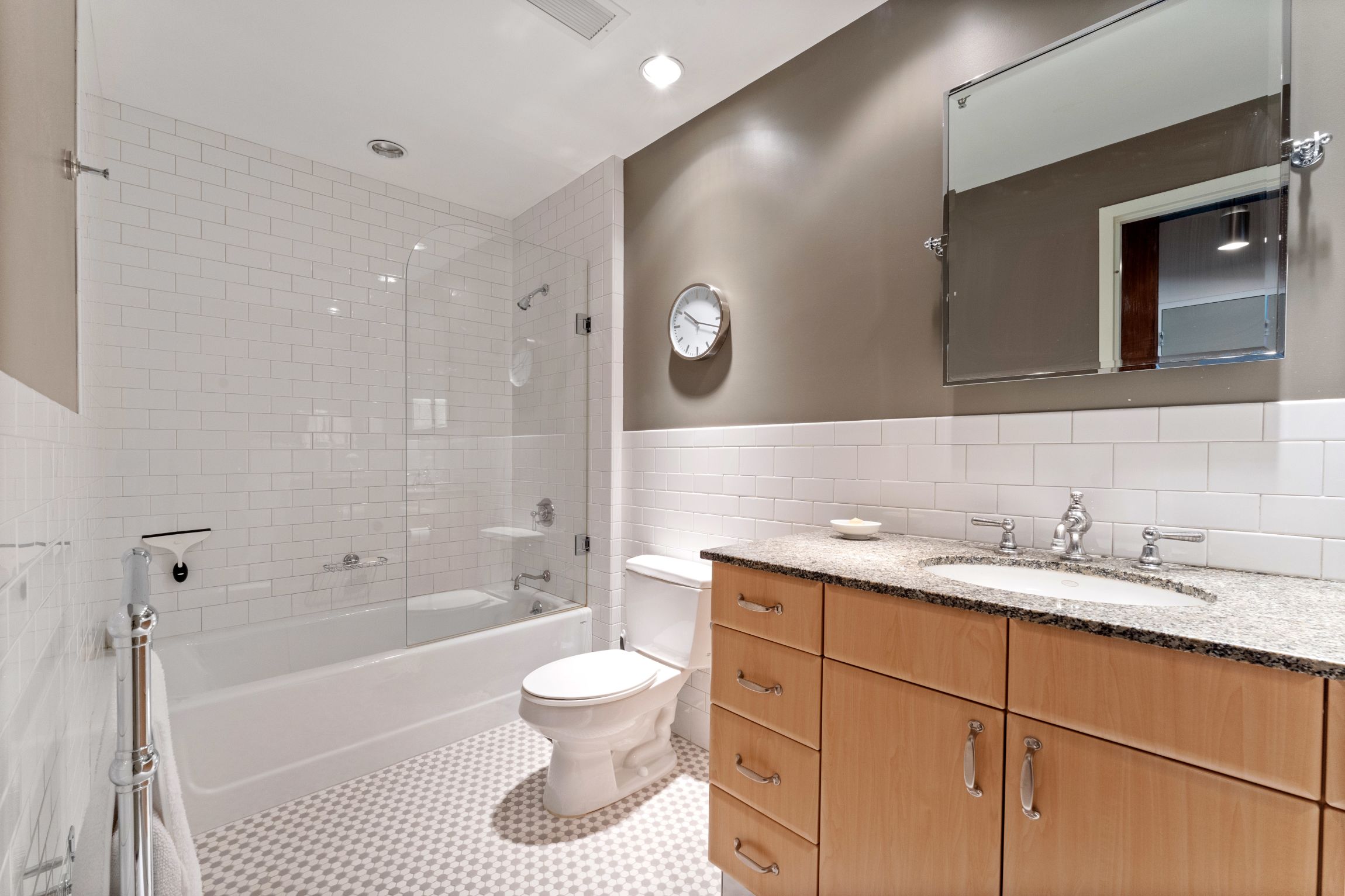 2 bed, 2 bath apartment for rent at 9 W Broadway Unit 505, South Boston — photo 21 of 24