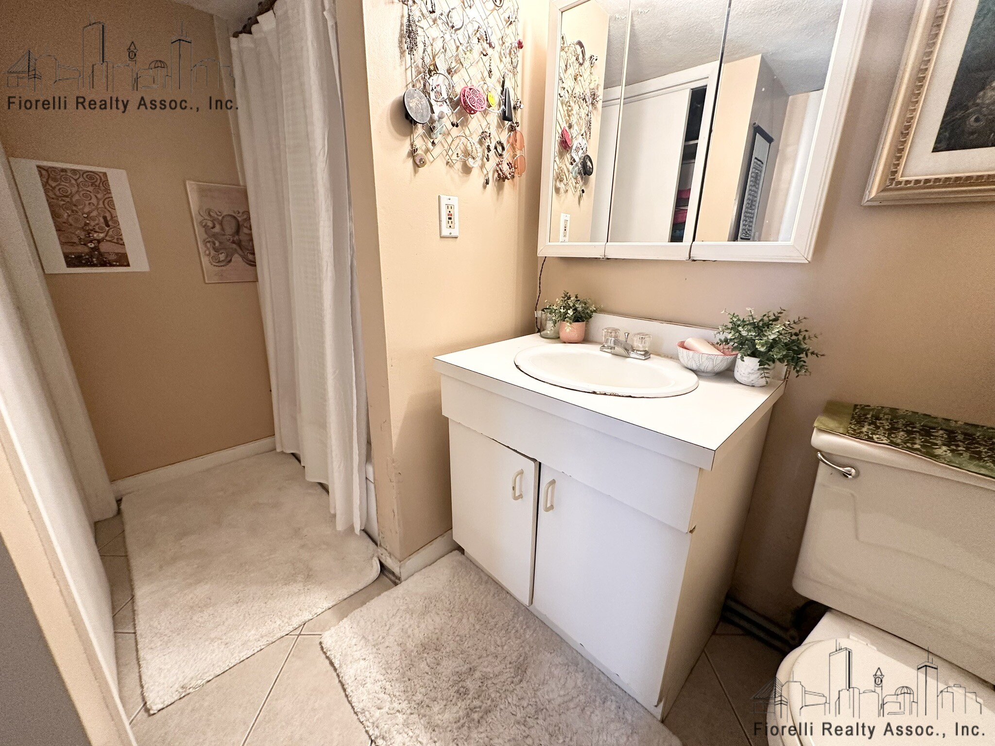 98 Salem St, North End