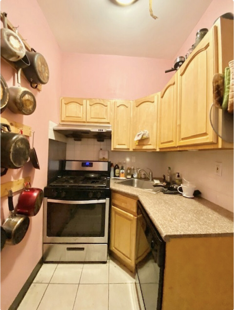 129 Cedar St, Roxbury