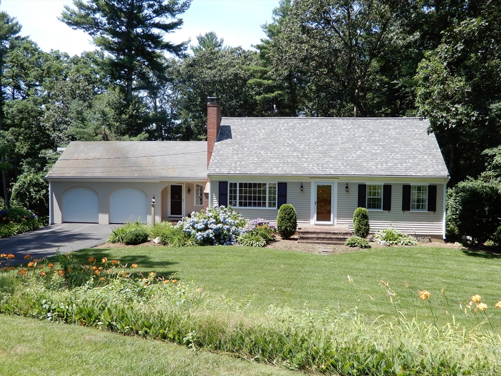 9 Fleetwood Dr, Norfolk