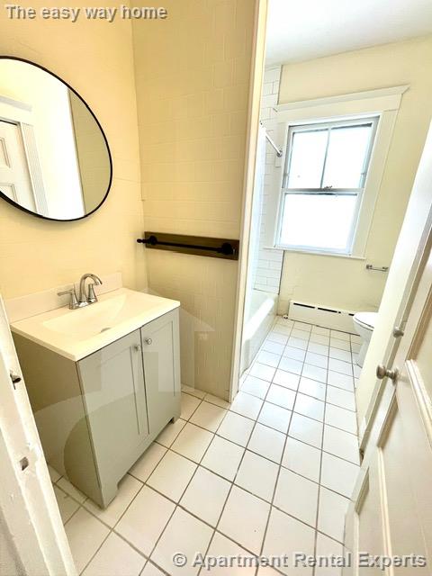 81 College Ave, Davis Square