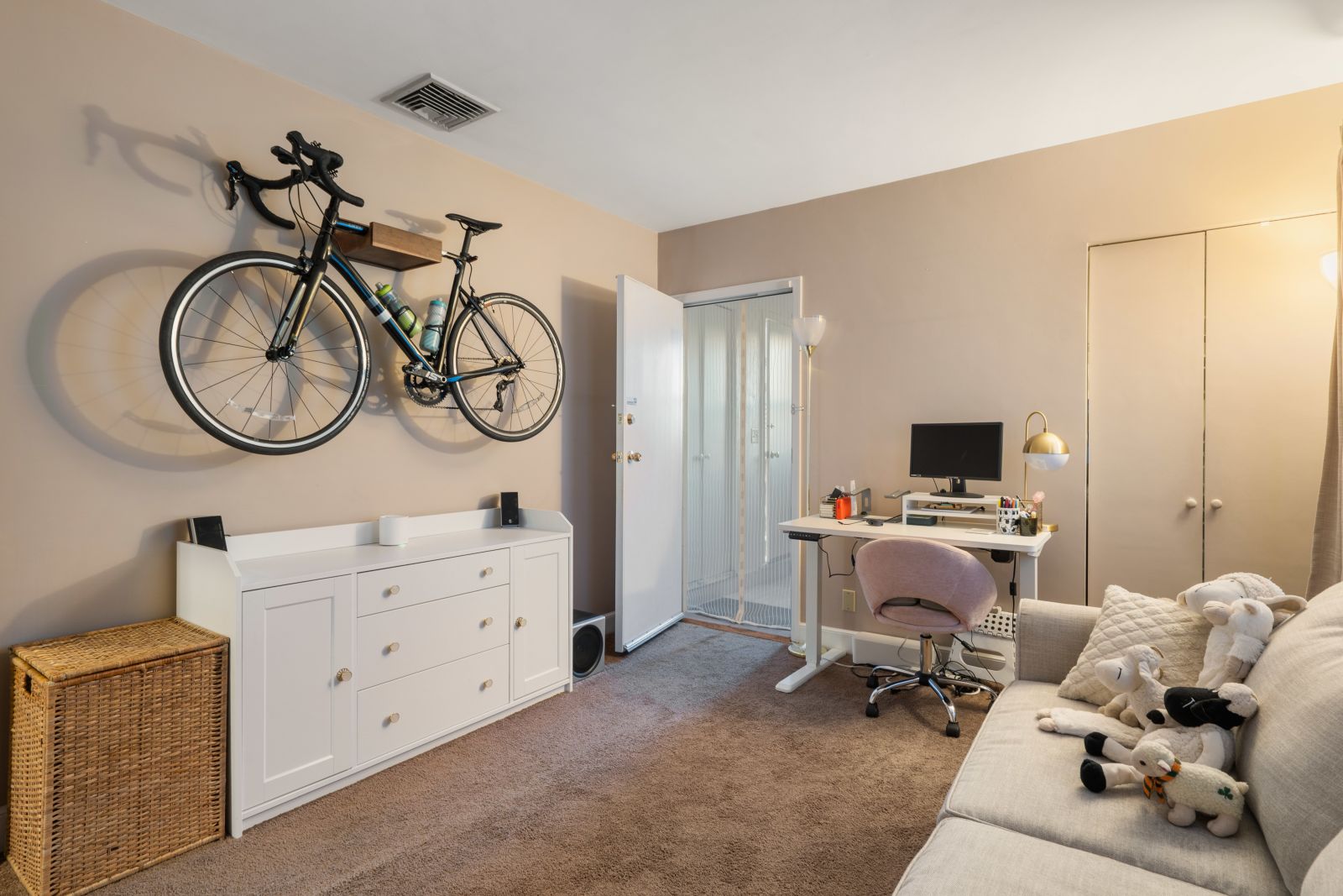 2 bed, 2 bath apartment for rent at 912 E 4th St Unit 2, South Boston — photo 17 of 28