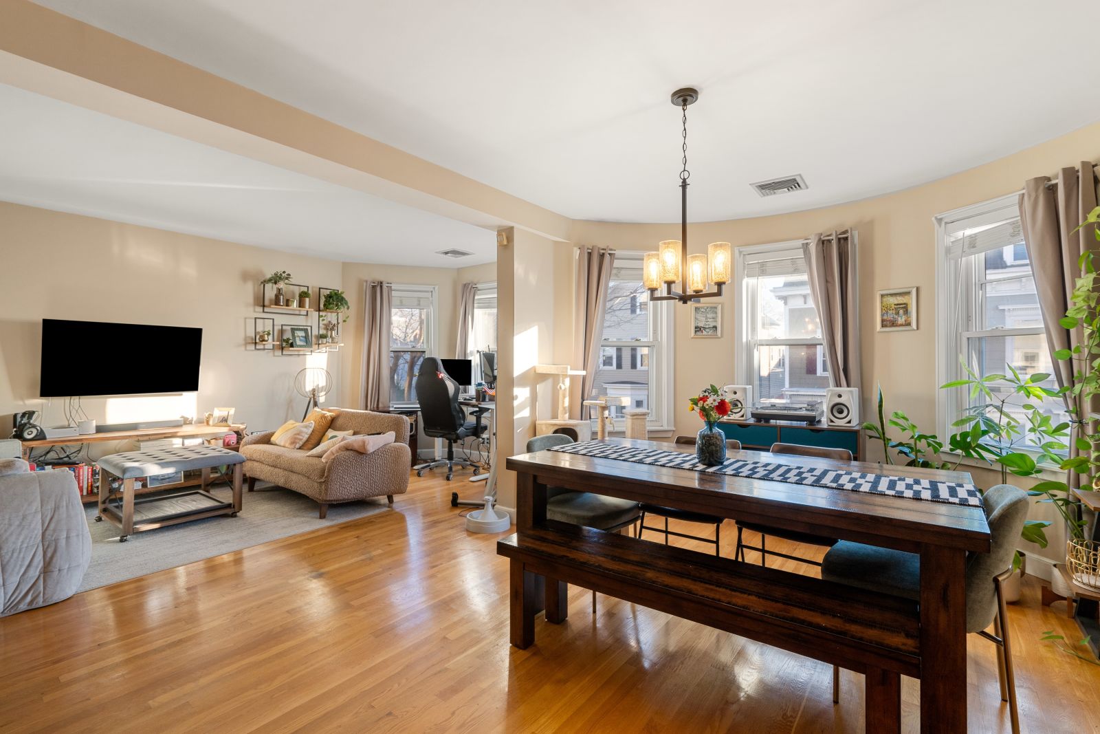 2 bed, 2 bath apartment for rent at 912 E 4th St Unit 2, South Boston — photo 8 of 28