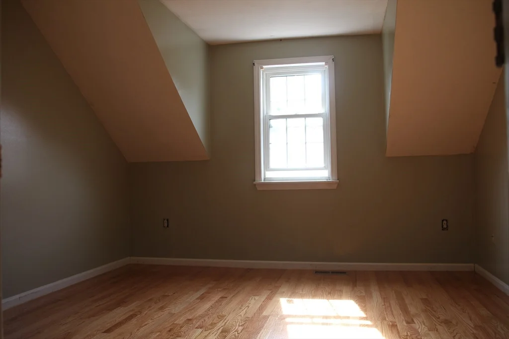 45 Kennedy Dr, North Chelmsford