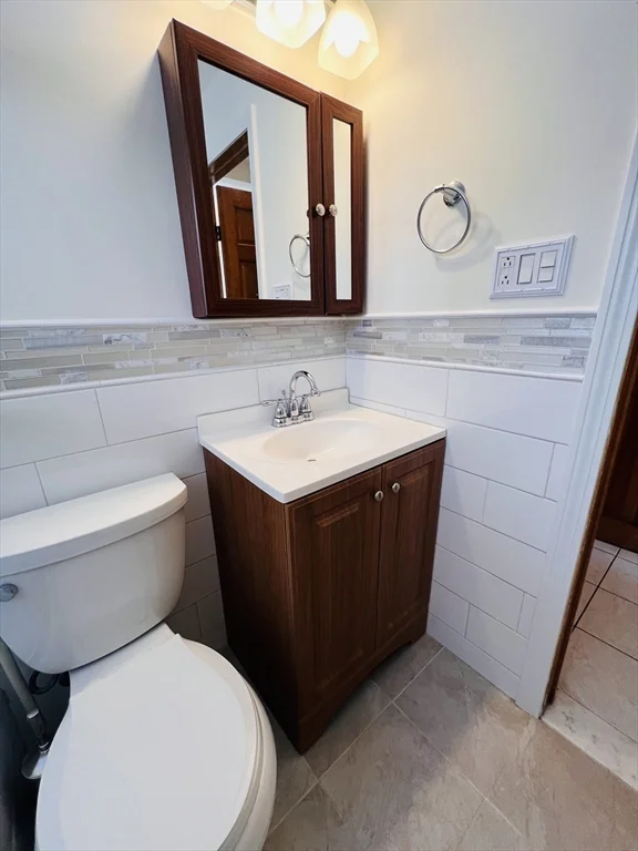 34 Medford St, Medford