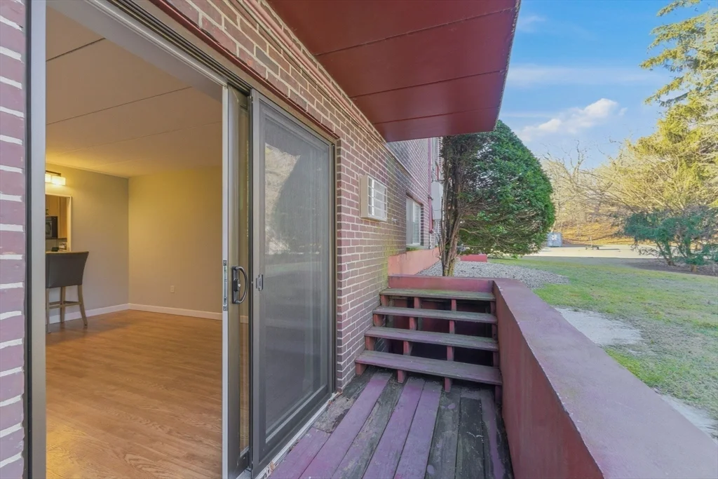 1011 Main St, Woburn