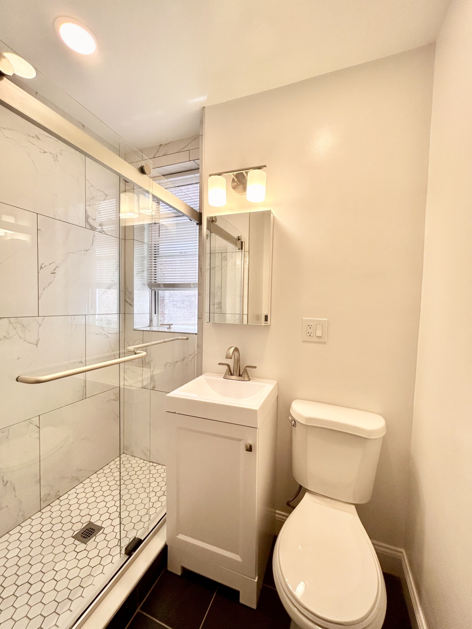 2 bed, 1 bath apartment for rent at 102 Queensberry St Unit 02, Fenway — photo 2 of 3