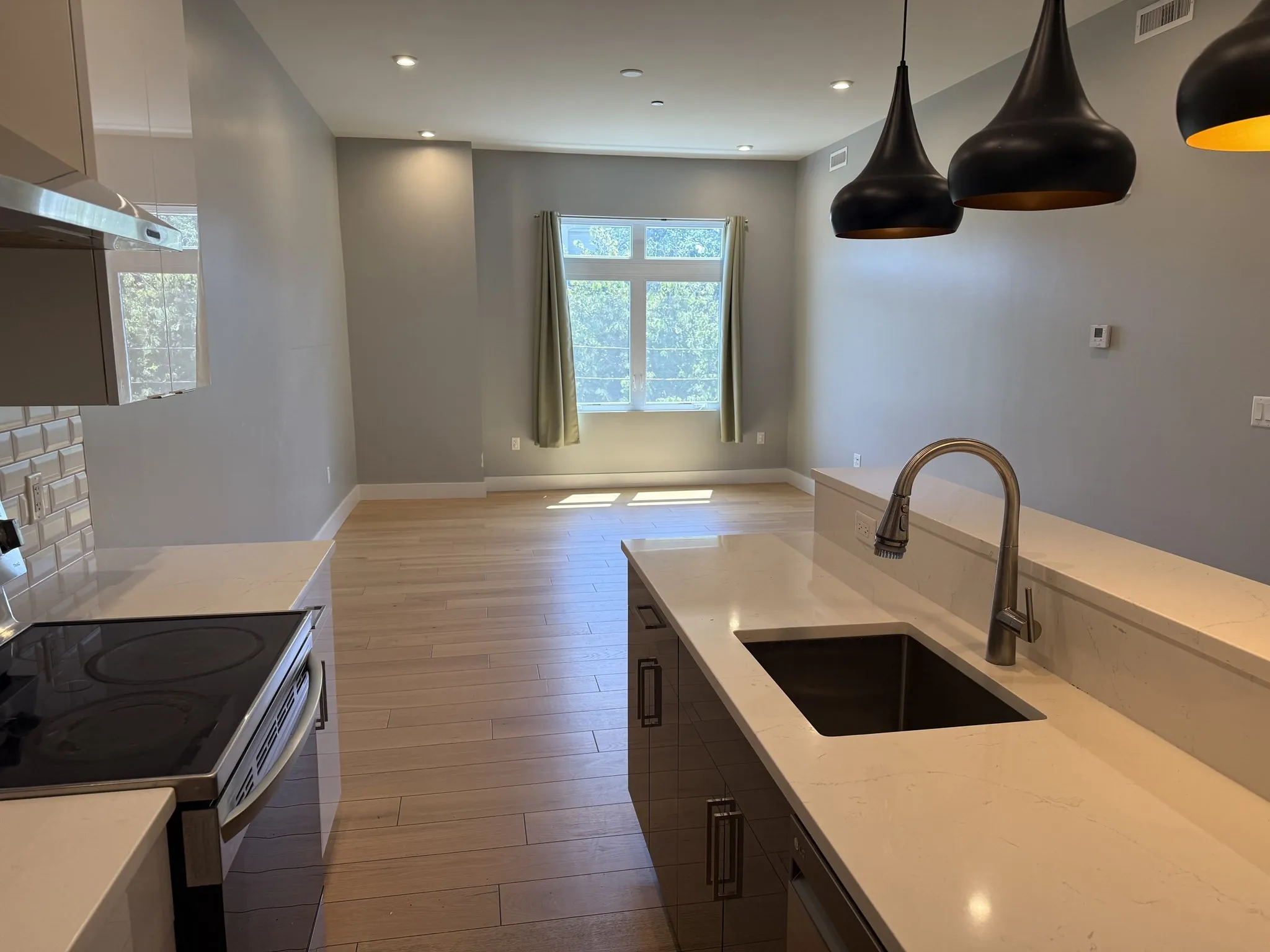 60 Cross Street East, East Somerville