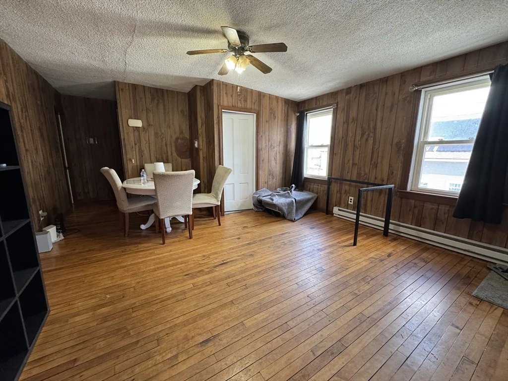 631 Walnut St, Fall River