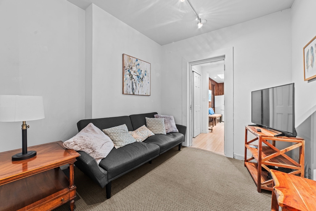 49 Charles St, Beacon Hill