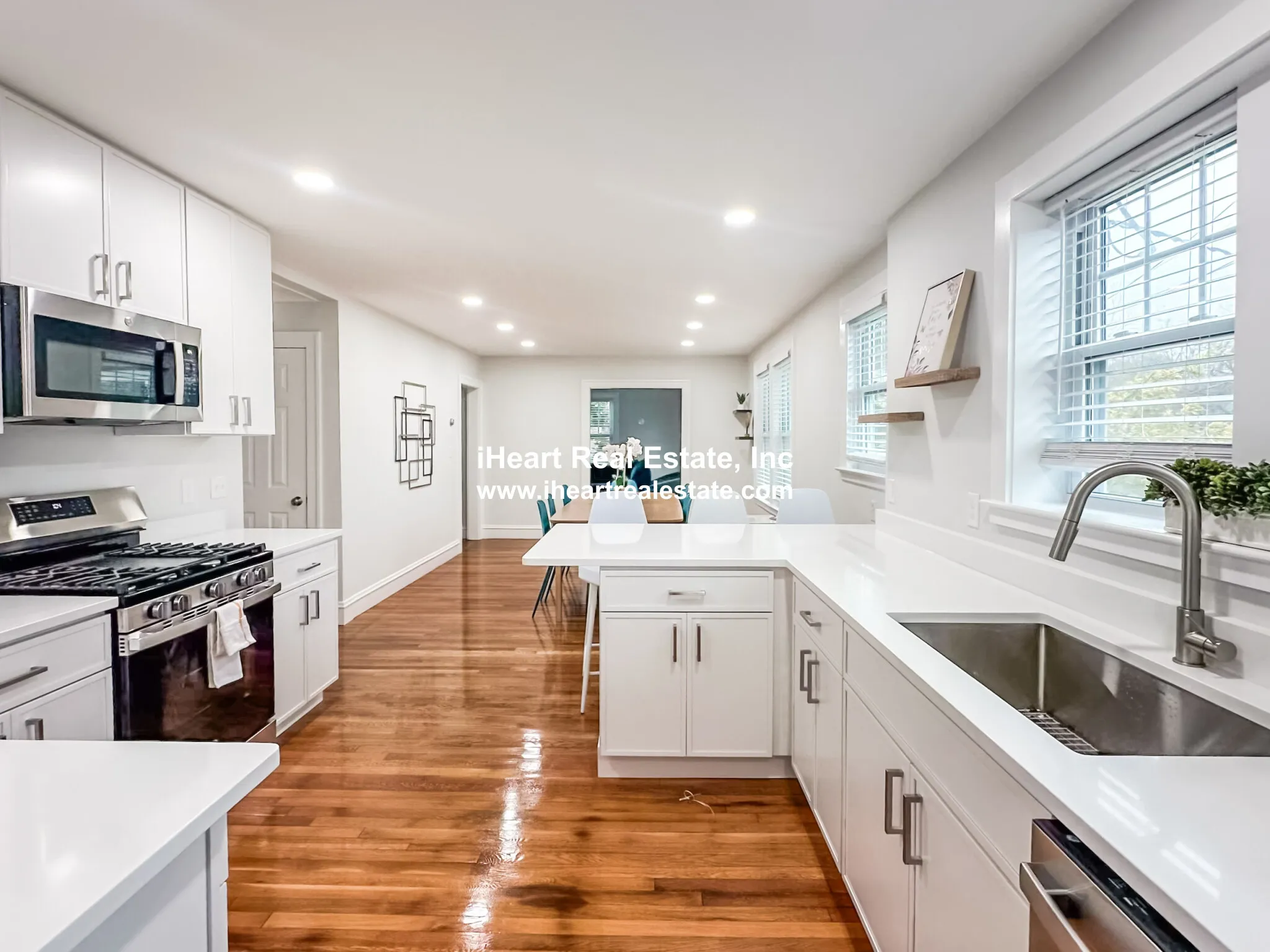 65-67 Saint James Circle, Hunnewell Hill