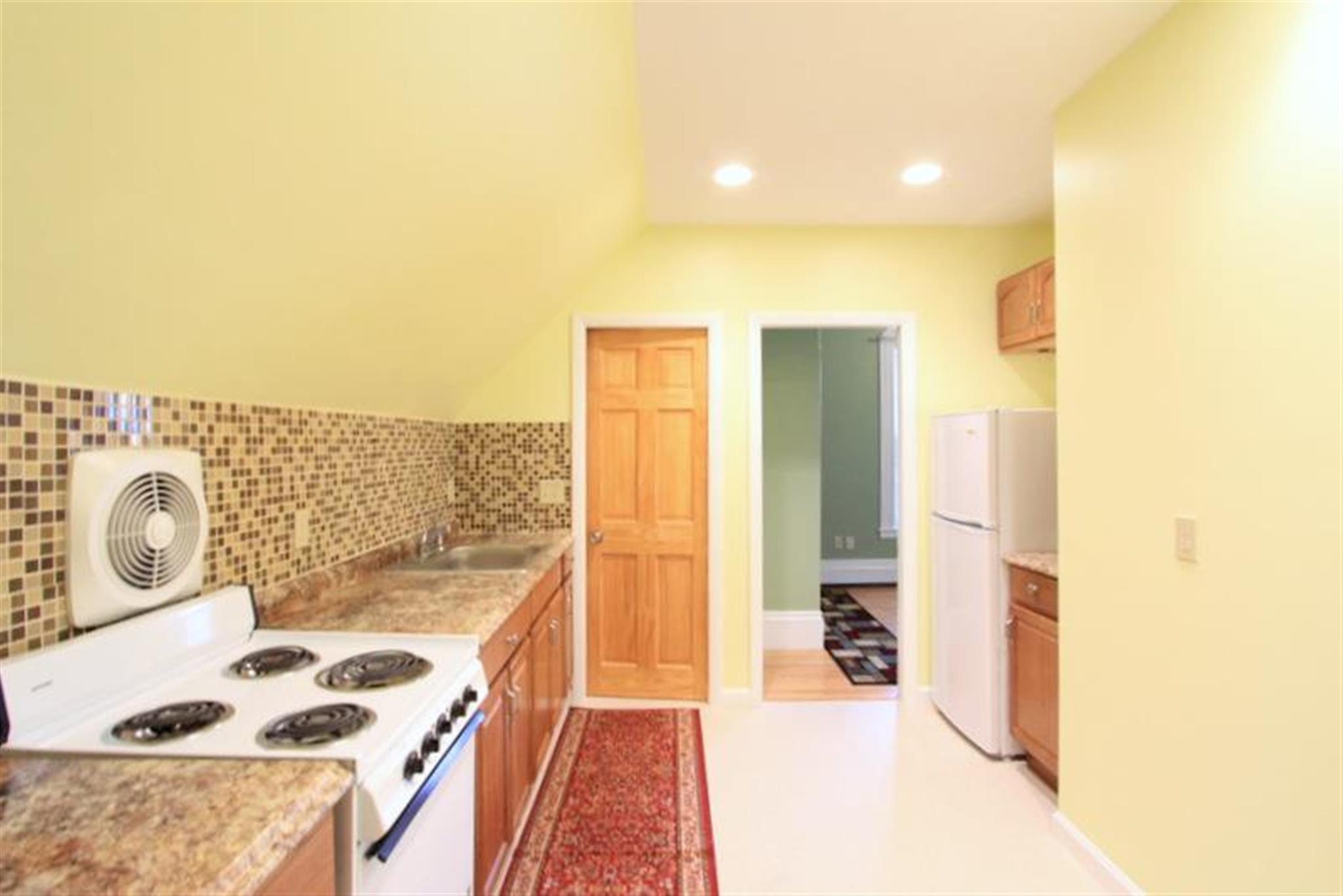 1 bed, 1 bath apartment for rent at 95 Highland Ave Unit 2, Spring Hill