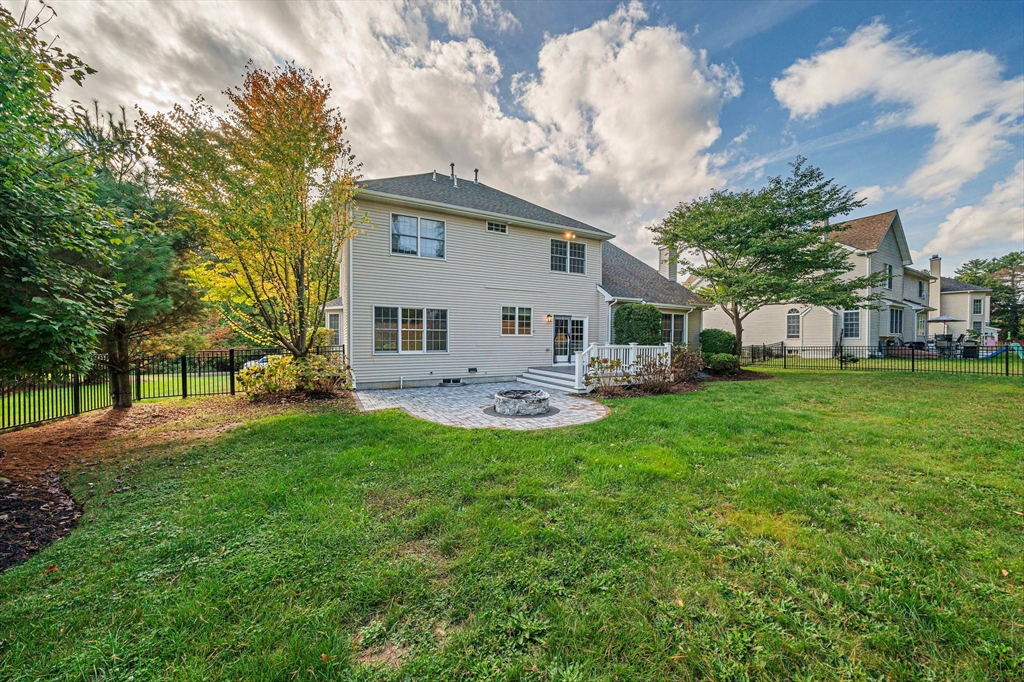 24 Endean Dr, Walpole