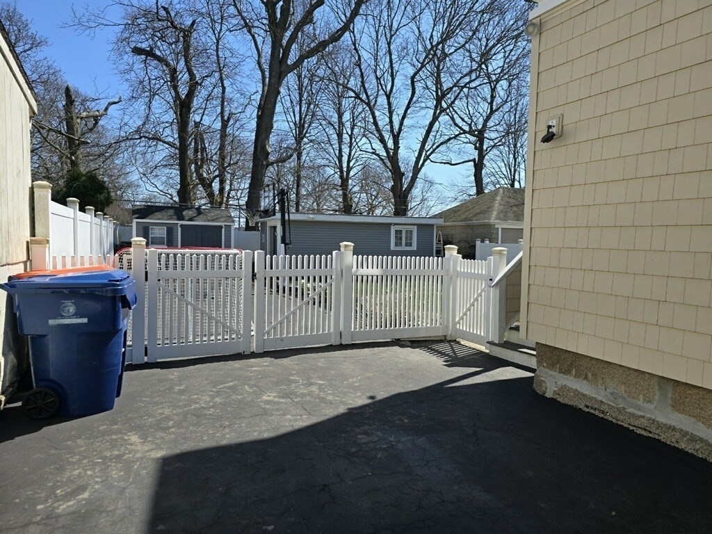 66-68 Valentine St, South End