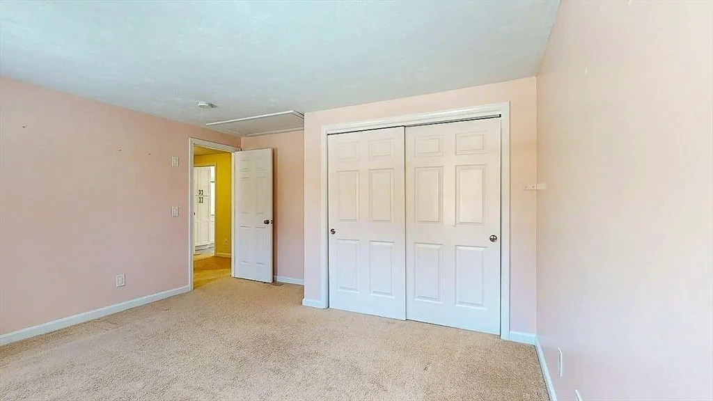 12 Coldbrook Rd, Millbury