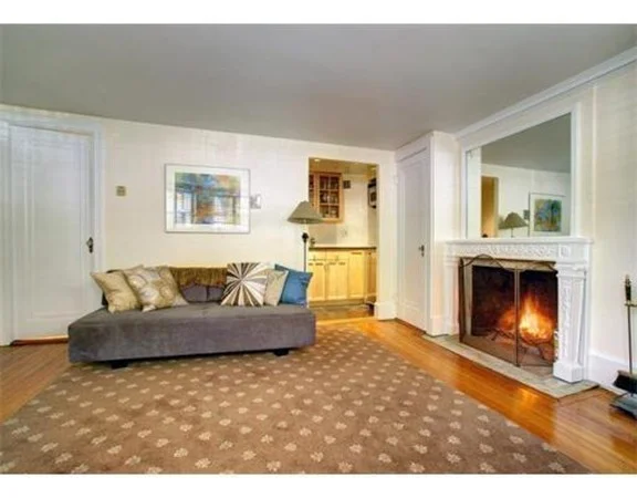 62 Commonwealth Ave, Back Bay