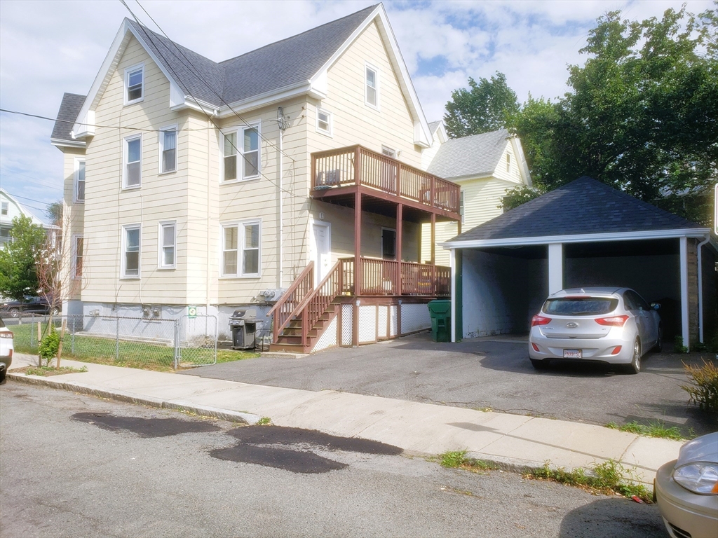 27 Medford St, Medford