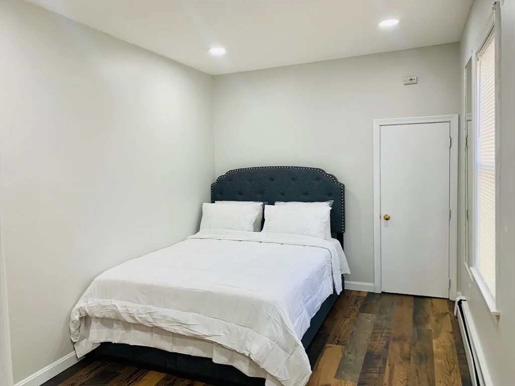 400 Charles, Edgeworth