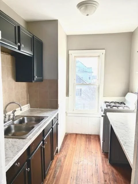 653 Brock Ave, New Bedford