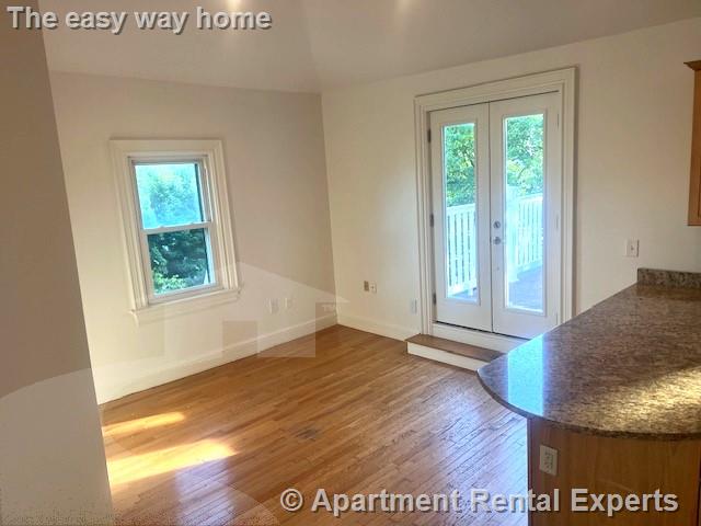 24 Pinckney St, Sullivan Square