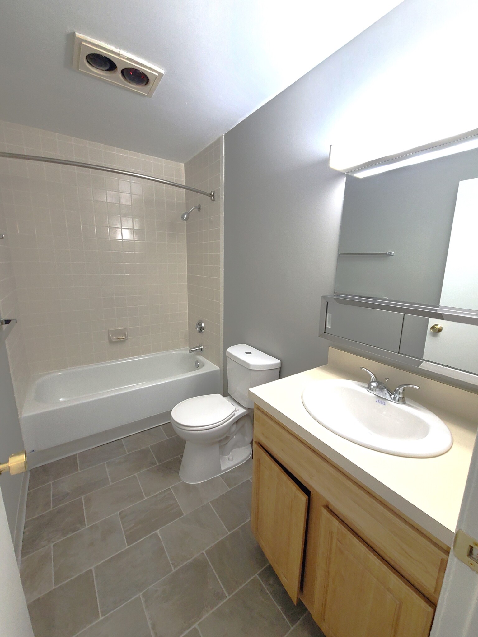 32 South Point Dr, Dorchester