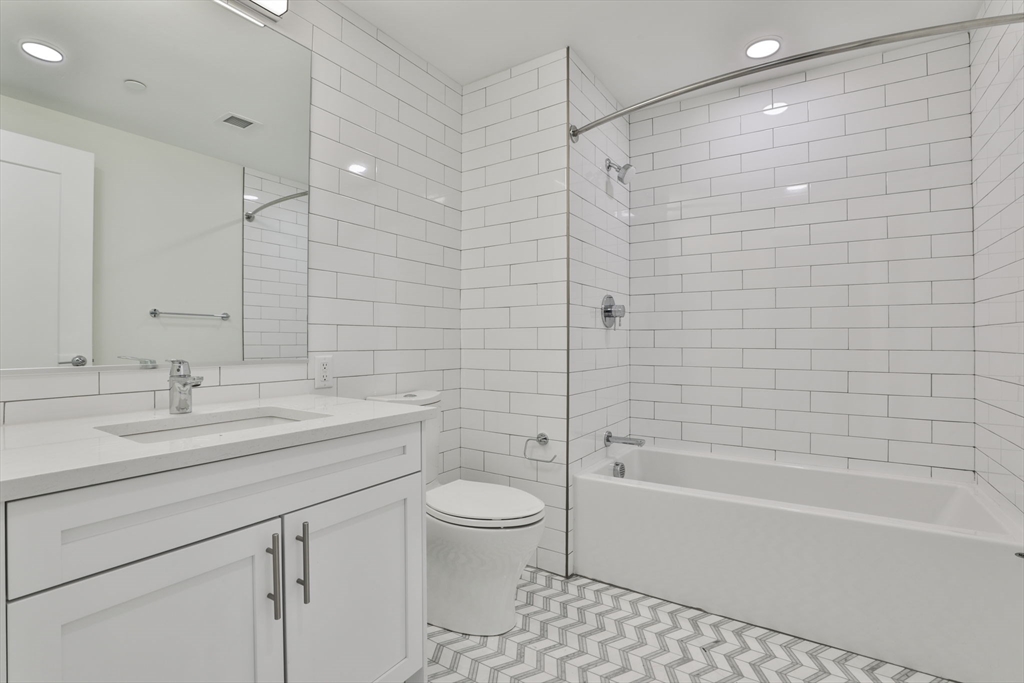 301 Border St, East Boston