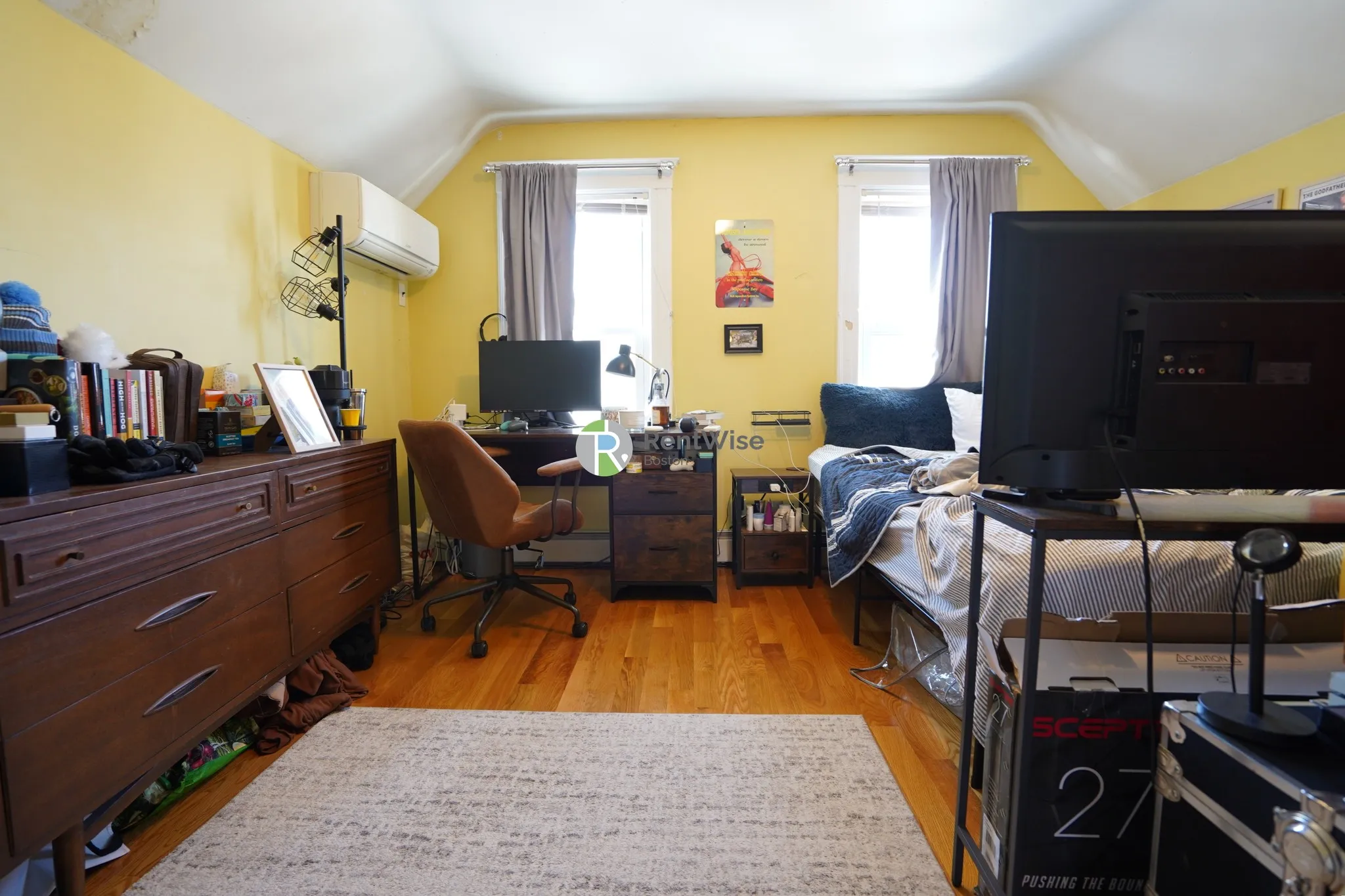 52 Pearson Rd, Tufts