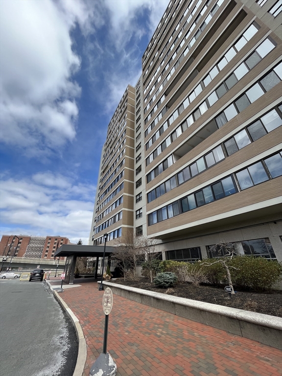 6 Whittier Pl, West End