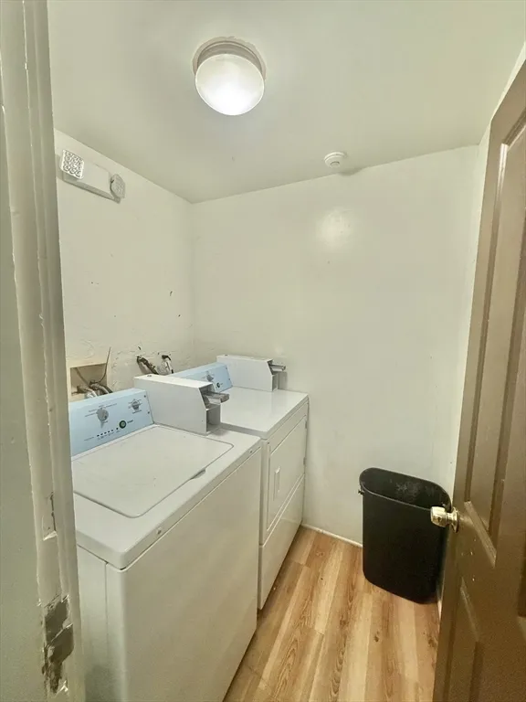 34 School St, Everett