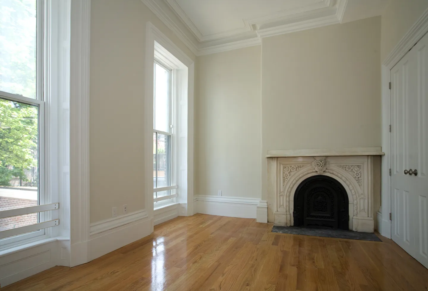 658 Massachusetts Ave, South End