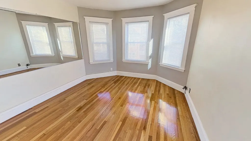 75 Forest Hills St, Jamaica Plain