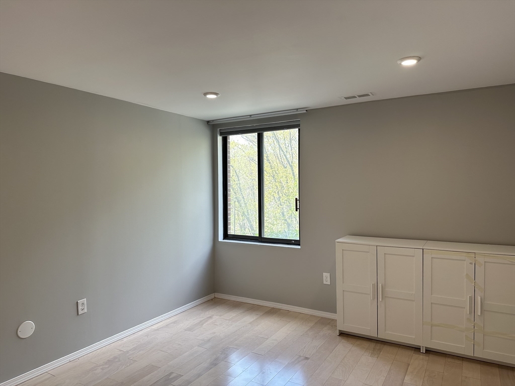 406 Paradise Rd, Swampscott