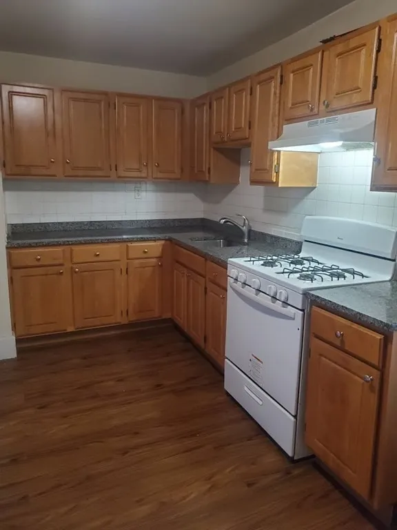 9 Victory Rd, Dorchester