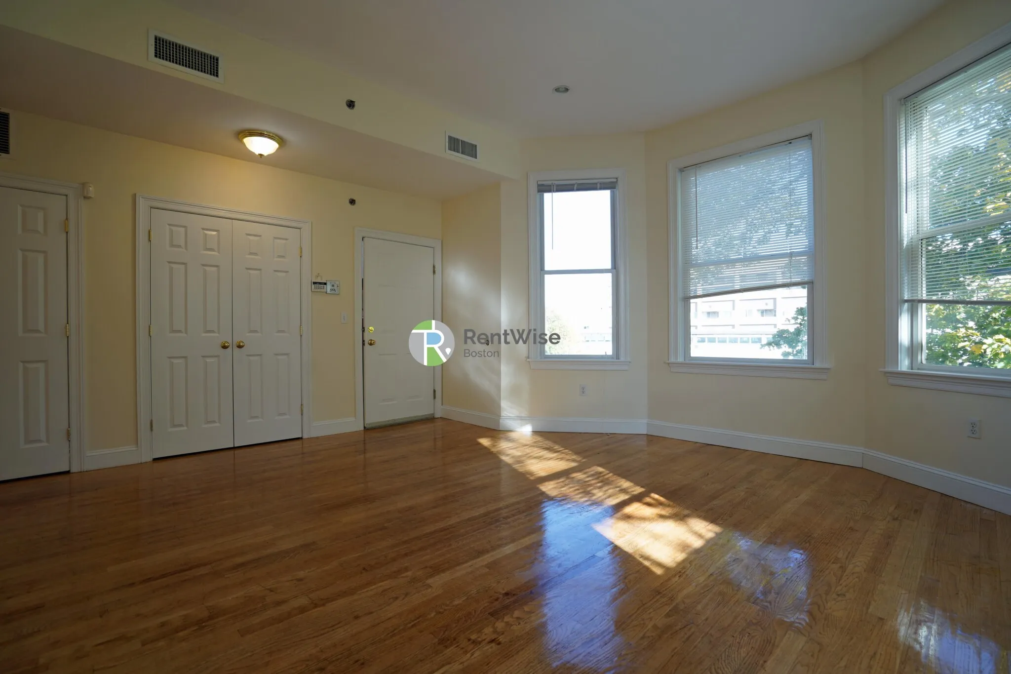 9 Gardner Ter, Allston