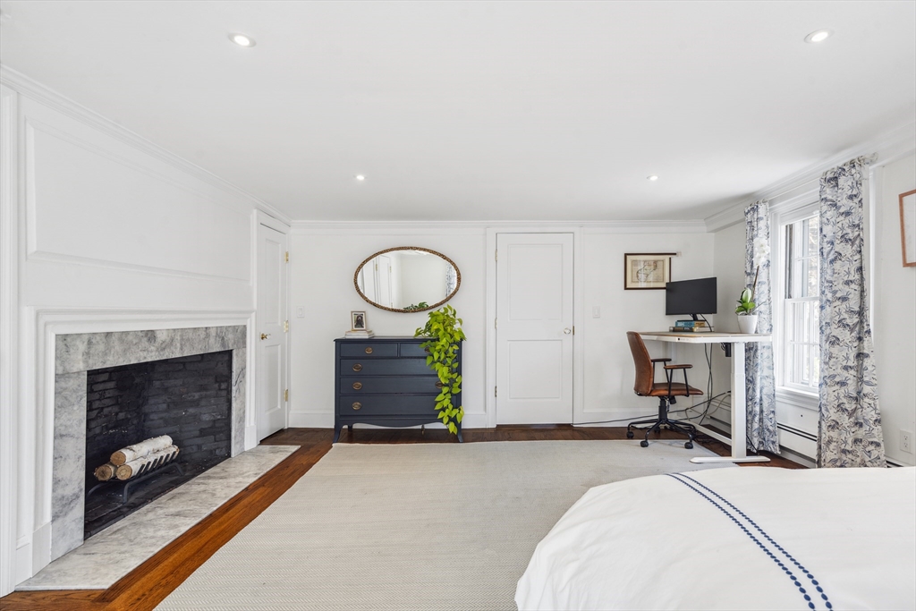 101 Elm St, Marblehead