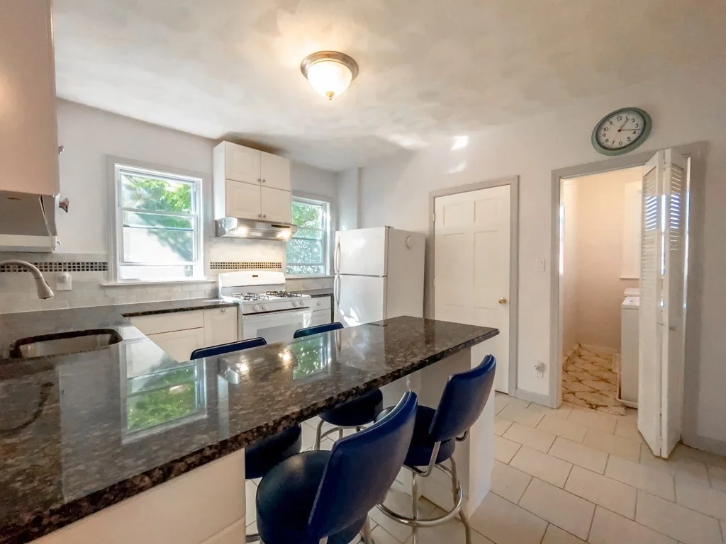 24 Montvale St, Roslindale