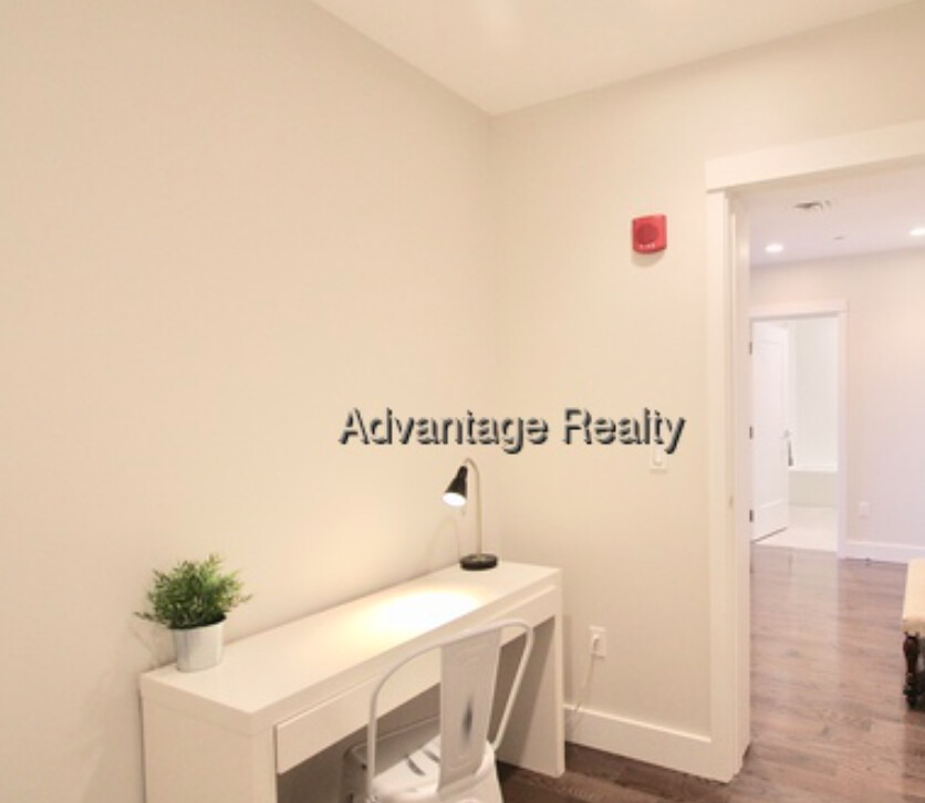 434 Mcgrath Highway, Prospect Hill