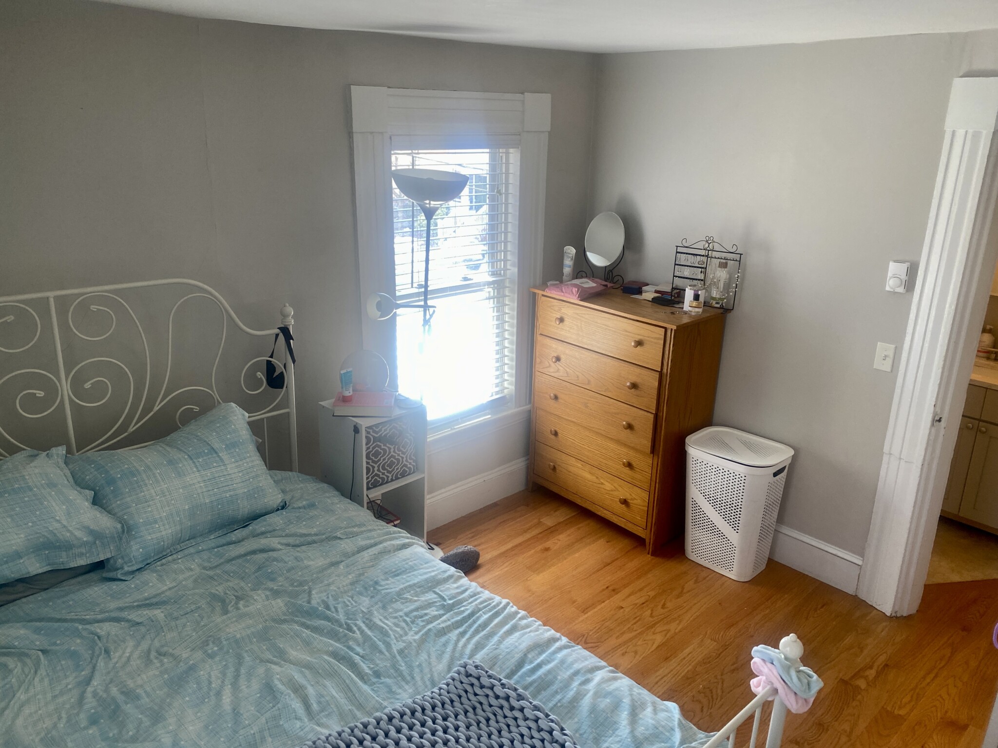 12 Alpine St, Powder House Square