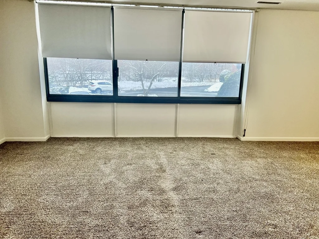 1004 Paradise Rd, Swampscott