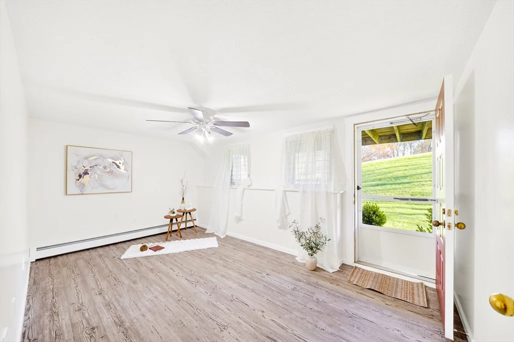 82 Camelot Dr, Worcester