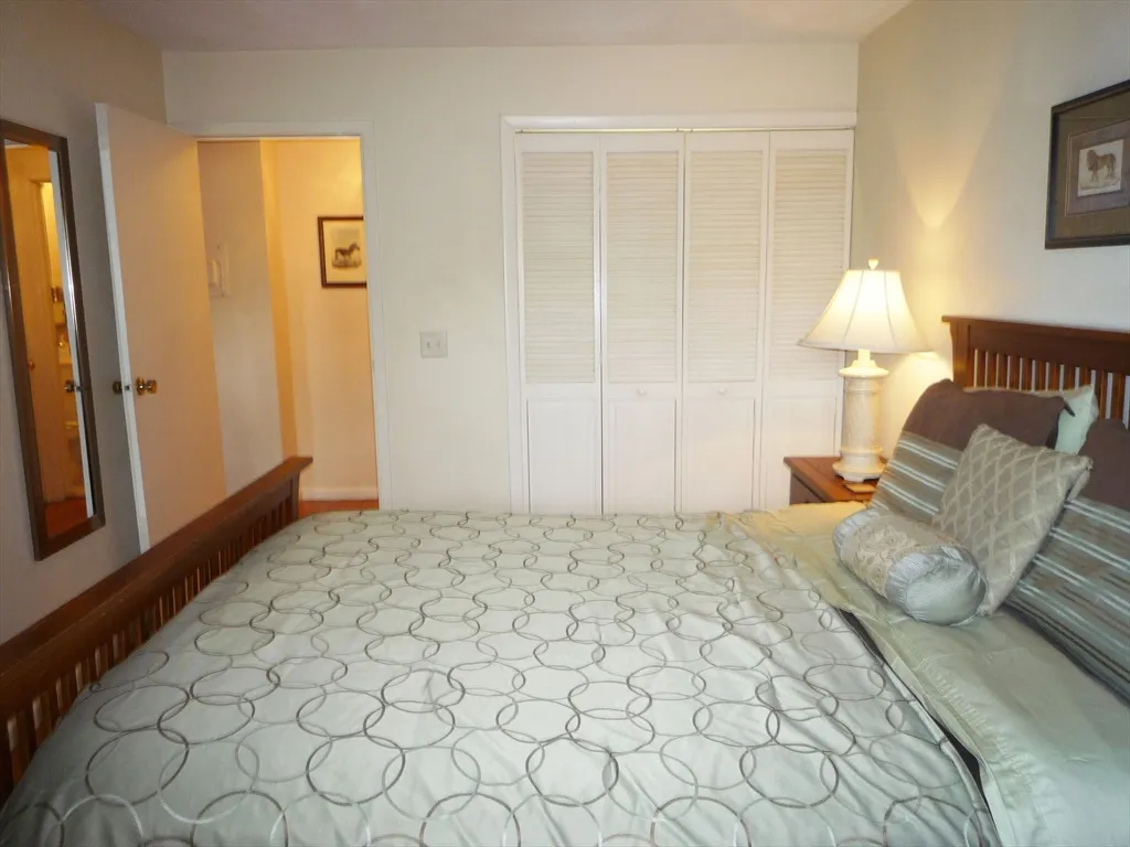 1643 Cambridge St, Mid-Cambridge