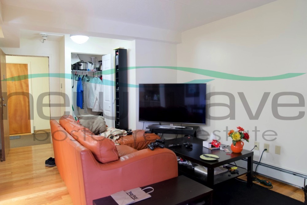 400 Massachusetts Ave, South End