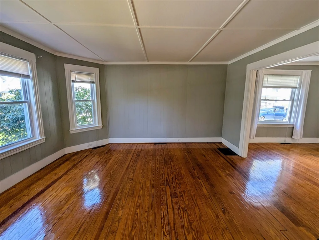 88 Crescent, Franklin